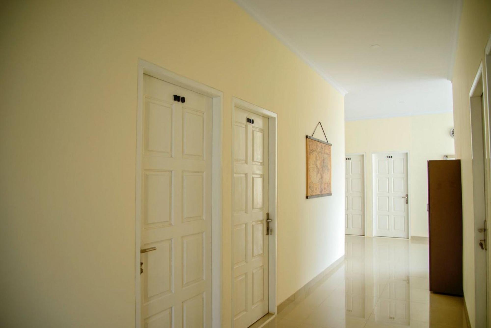 Reddoorz Syariah Near Universitas Islam Riau Hotel